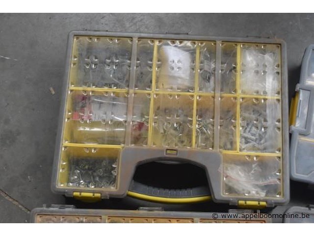 4 pvc koffers met inhoud - afbeelding 3 van  4