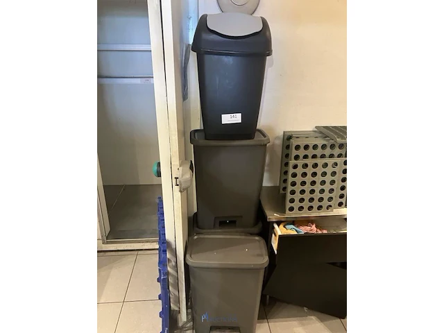 4 pvc vuilnisbakken - afbeelding 1 van  1