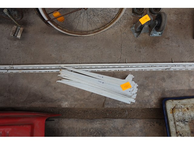 4 rails voor rekken en haken - afbeelding 2 van  5
