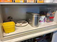 4 rolluikkasten inhoudende knutselmaterialen - afbeelding 10 van  13