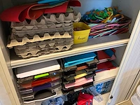 4 rolluikkasten inhoudende knutselmaterialen - afbeelding 11 van  13