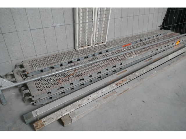 4 rolsteiger platforms layher - afbeelding 2 van  3