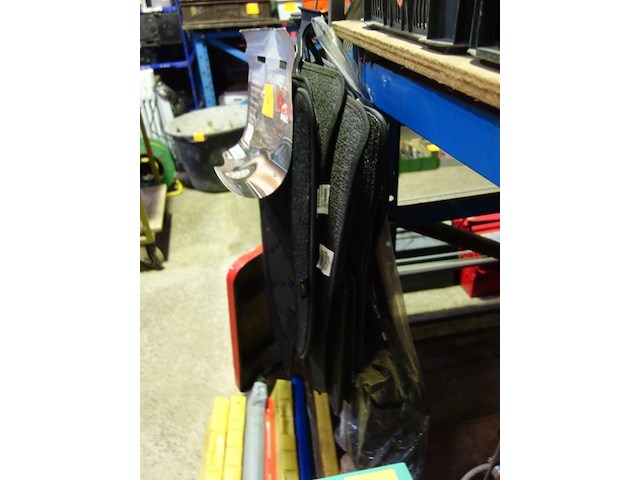 4 sets autotapijten - afbeelding 1 van  2