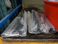 4 sets bevestigingsmateriaal - afbeelding 2 van  6