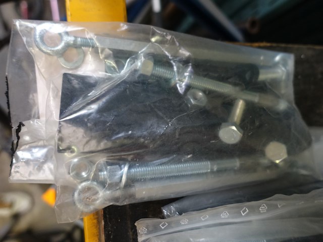 4 sets bevestigingsmateriaal - afbeelding 6 van  6