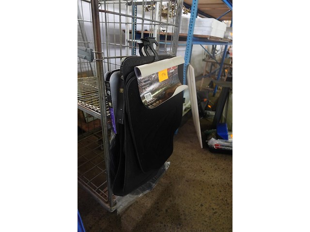 4 sets universele autotapijten - afbeelding 2 van  5