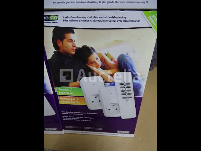 4 sets van 2 sockets met coco-afstandsbediening - opslagwaarde 224€ - afbeelding 2 van  3