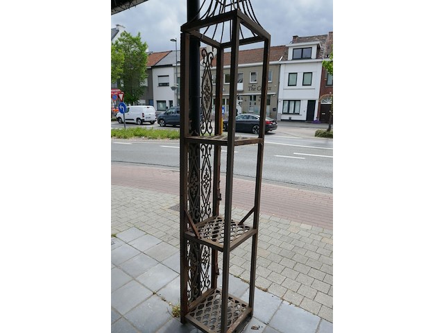 4 smeedijzeren plantenrekken - afbeelding 2 van  3