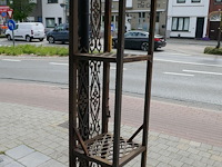 4 smeedijzeren plantenrekken - afbeelding 2 van  3