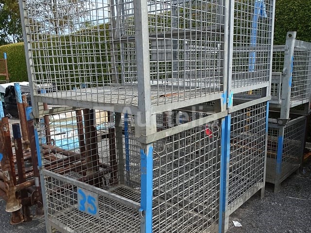 4 stapelbare metalen bakken met afneembare deur - afbeelding 1 van  3
