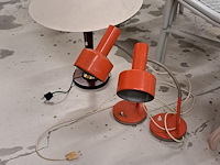 4 stoelen en 2 lampen - afbeelding 2 van  3