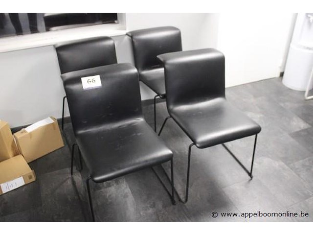 4 stoelen in skai bekleed - afbeelding 1 van  1