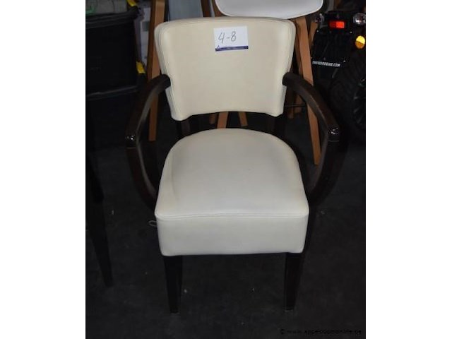 4 stoelen, licht beschadigd - afbeelding 1 van  1