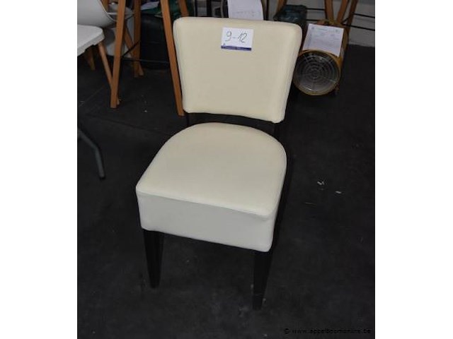 4 stoelen, licht beschadigd - afbeelding 1 van  1