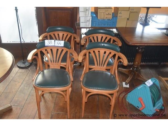 4 stoelen met armleuning - afbeelding 1 van  1