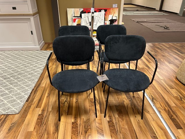 4 stoelen - afbeelding 1 van  5