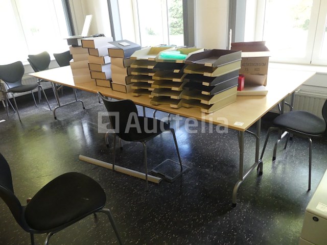 4 tafels + 8 stoelen + 4 ladeblokken - afbeelding 7 van  8