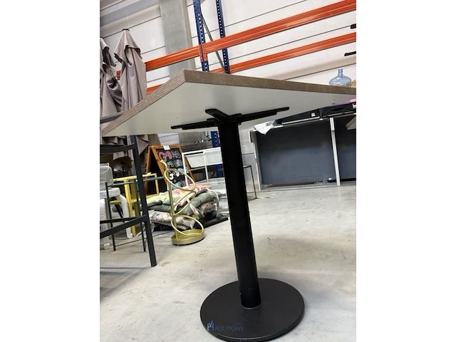4 tafels van plm 70 x 70 x 75 cm voorzien van formica bovenblad en metalen onderstel - afbeelding 2 van  5