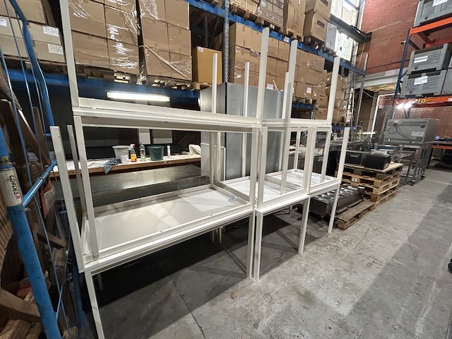 4 tafels - afbeelding 1 van  6