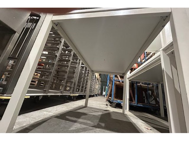 4 tafels - afbeelding 6 van  6