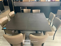 4 tafeltjes en 8 stoelen - afbeelding 1 van  2