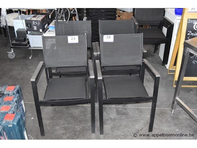 4 terrasstoelen, licht beschadigd - afbeelding 1 van  1