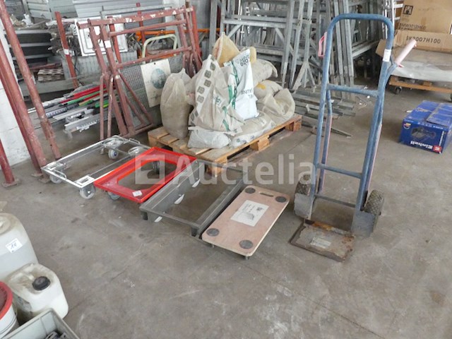 4 transportwagens en handwagen - afbeelding 4 van  5