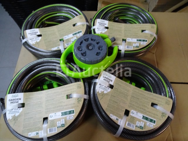 4 tuinslangen met accessoires, 9 sproeiers sproeier - afbeelding 1 van  5