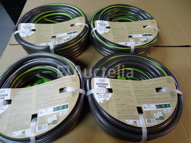 4 tuinslangen met accessoires - afbeelding 1 van  4