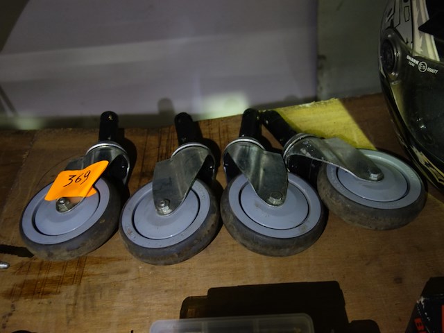 4 vaste wielen - afbeelding 1 van  1