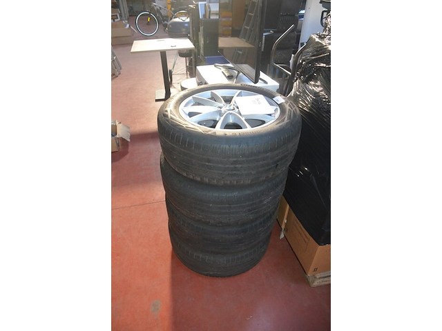 4 velgen bmw met banden continental eco contact 6 225/55r17w - afbeelding 2 van  6