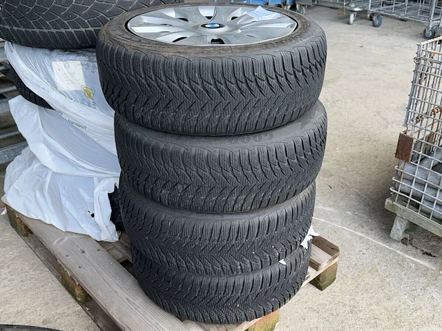 4 velgen met band bmw - afbeelding 1 van  5