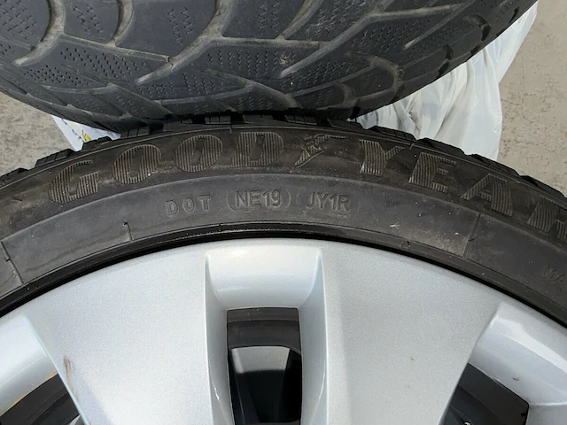 4 velgen met band bmw - afbeelding 5 van  5