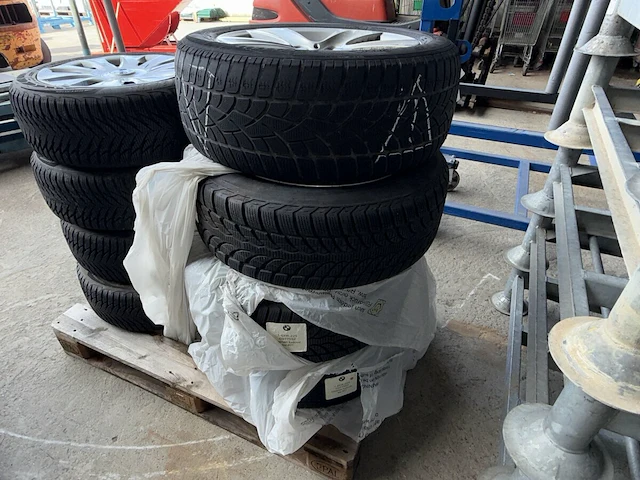 4 velgen met band bmw - afbeelding 1 van  10