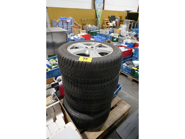 4 velgen met banden - afbeelding 1 van  4