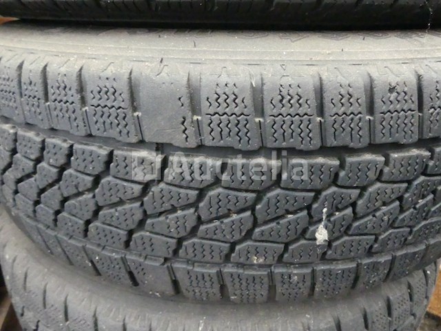 4 velggemonteerde banden voor vw combi continental 205/65r16c 107/105t (winter) - afbeelding 4 van  9