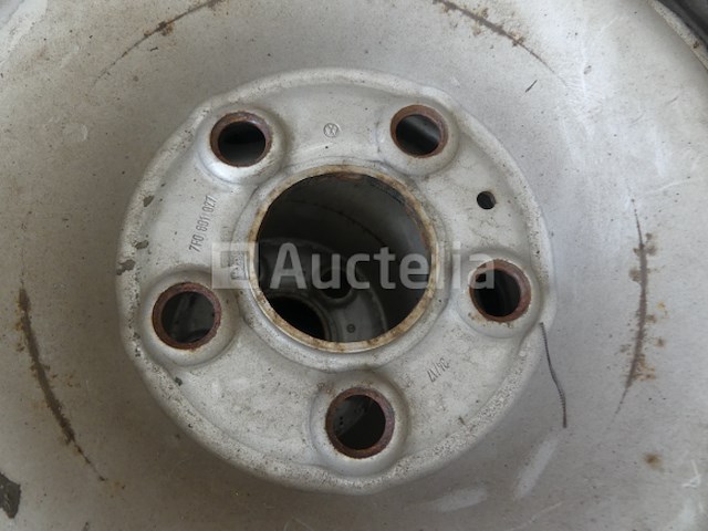 4 velggemonteerde banden voor vw combi goodyear 205/65r16c 107/105t (winter) - afbeelding 1 van  9