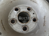 4 velggemonteerde banden voor vw combi goodyear 205/65r16c 107/105t (winter) - afbeelding 1 van  9