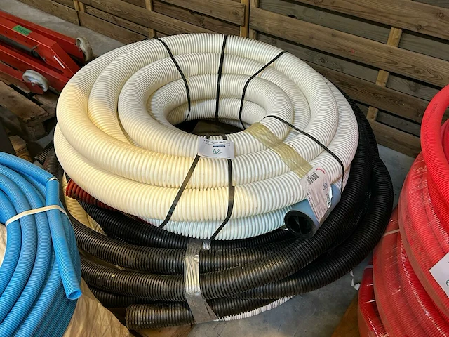 4 ventilatiebuizen - afbeelding 1 van  6