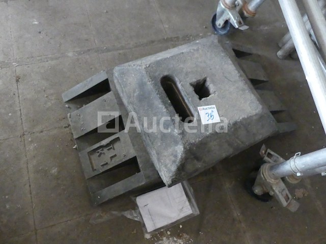 4 verkeersborden - afbeelding 1 van  3