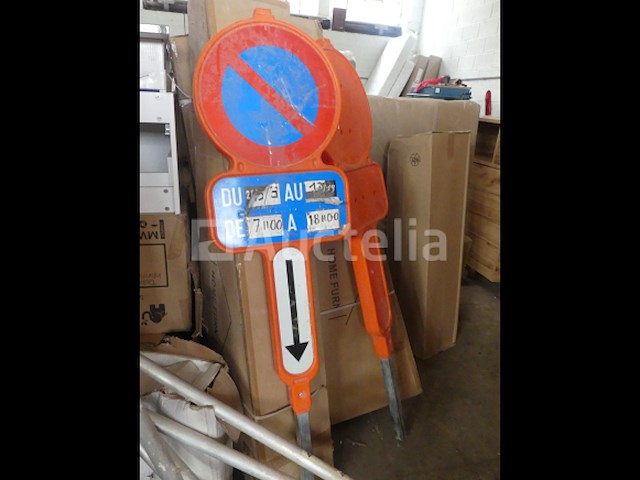 4 verkeersborden - afbeelding 3 van  3