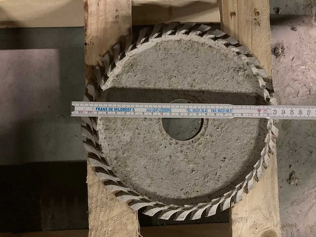 4 verschillende frezen: - afbeelding 6 van  7