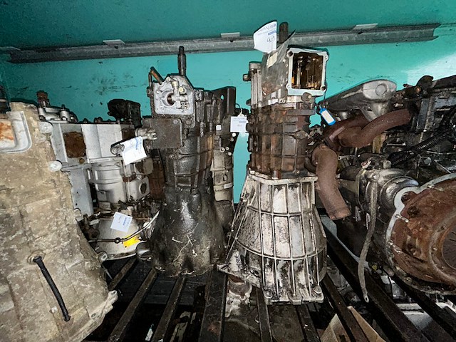 4 versnellingsbakken landrover - afbeelding 1 van  5