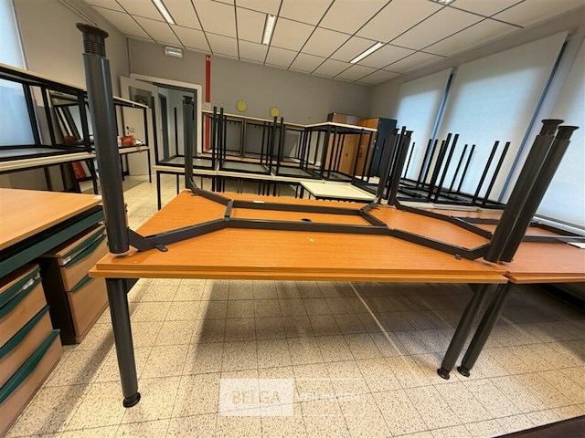 4 verstelbare bureaus - afbeelding 3 van  3