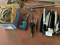 4 vetpompen, slangen, lekpomp