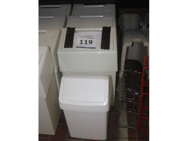 4 vuilnisbakjes - afbeelding 1 van  1