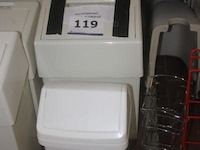 4 vuilnisbakjes - afbeelding 1 van  1