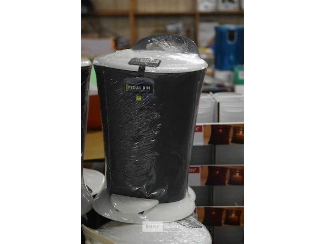 4 vuilnisbakjes - afbeelding 2 van  3