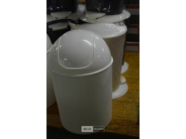 4 vuilnisbakjes - afbeelding 3 van  3