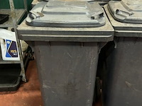 4 vuilnisemmers 120 liter + poetsgerief - afbeelding 3 van  6